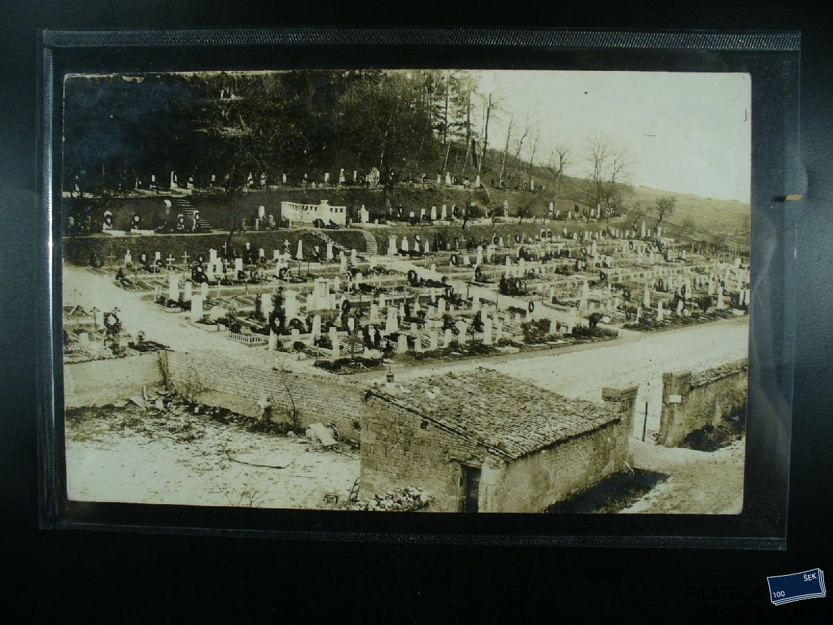 Vojenská pohlednice - Fotografie vojenského hřbitova